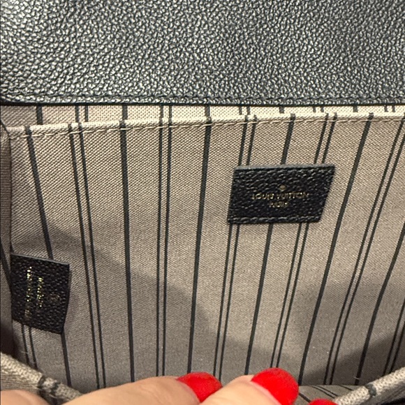 Auth Louis Vuitton Monogram Empreinte Black Leather Pochette Metis Crossbody - Picture 16 of 17